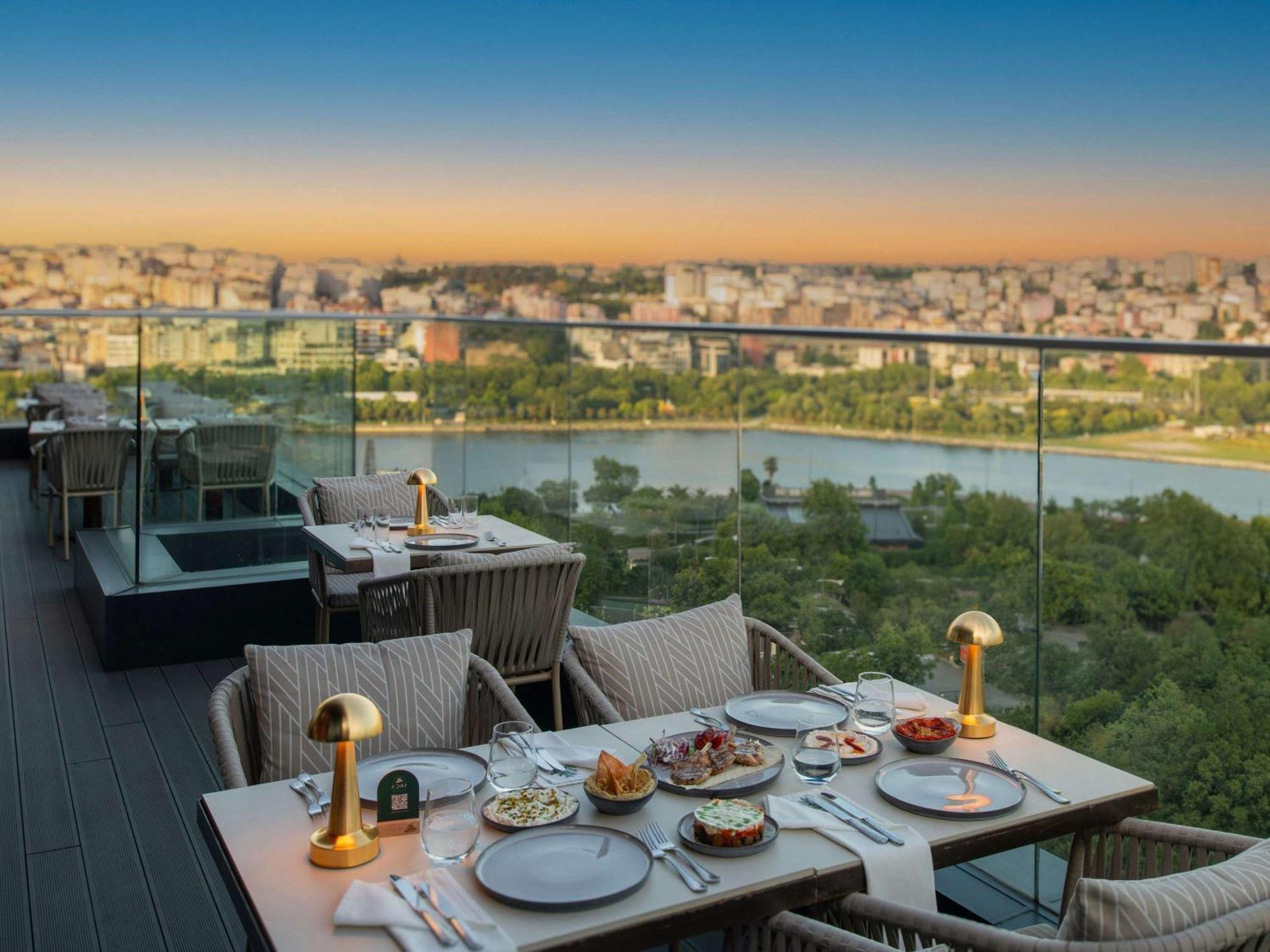 Moevenpick Istanbul Hotel Golden Horn מראה חיצוני תמונה